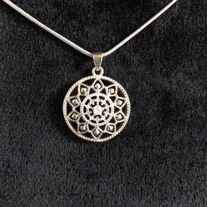 925 Sterling Silver Necklace Exquisite Round Sun Flower Bohemian New
